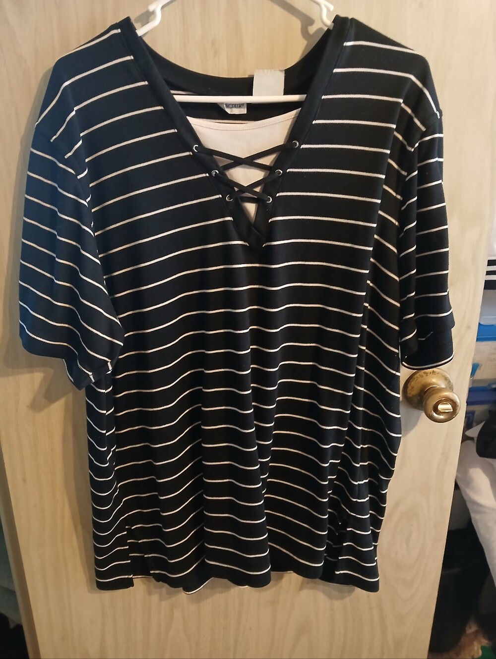CABINCREEK WOMEN'S PLUS SIZE 3X BLACK AND WHITE STRIP TOP